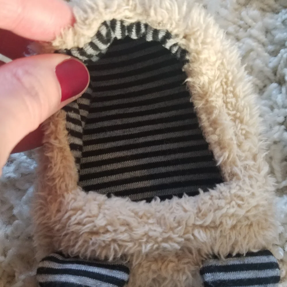 CUTEST SLIPPERS on the planet 🖤